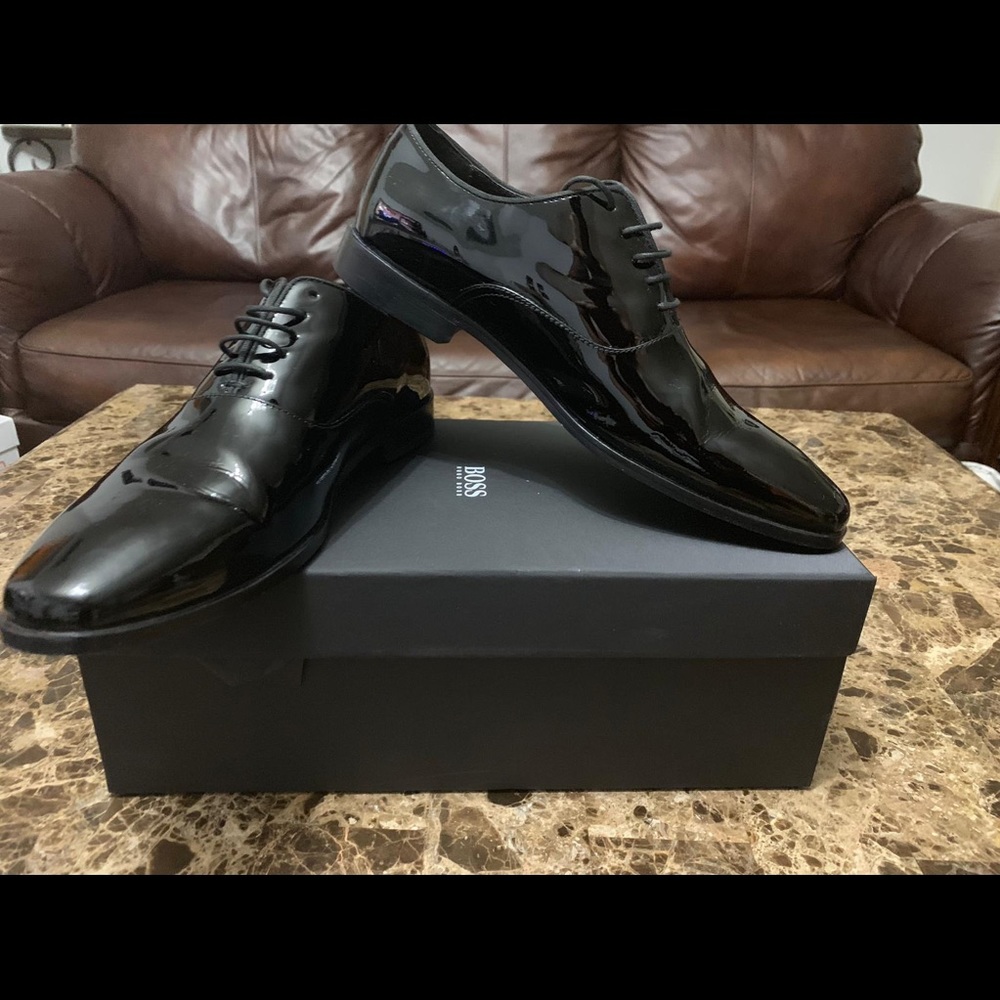 Hugo boss patent leather lace up shoes